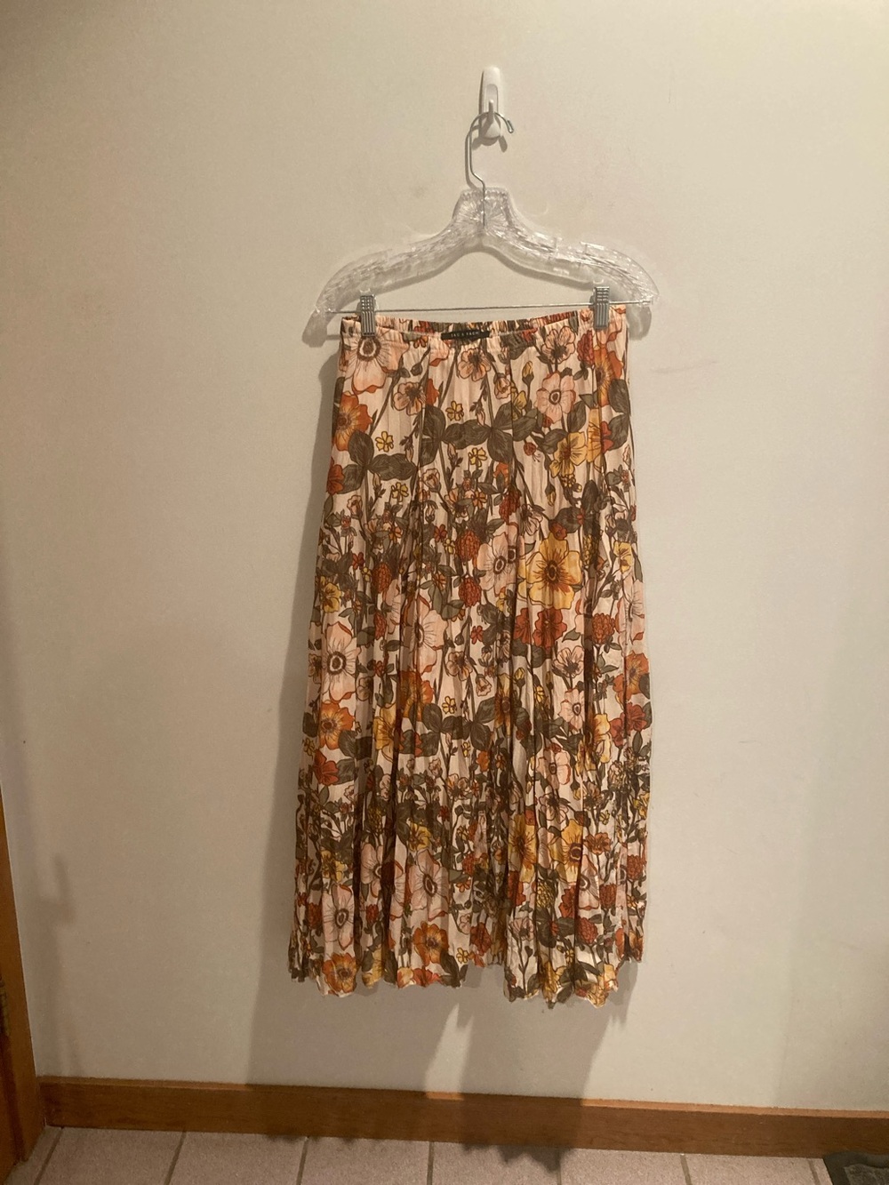 Zac & Rachel Floral Pleated Maxi Skirt in Cream, Brown & Yellow M/L check sizing